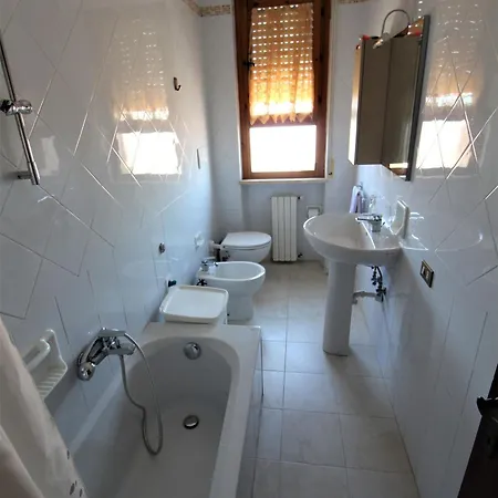 Casa Mare Giglietta Apartment *